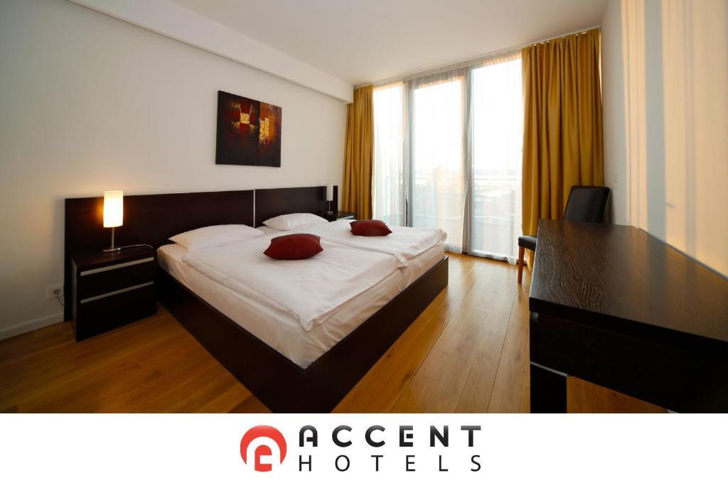 Bl Bavaria Yachtclub & Apartments Balatonlelle Luaran gambar