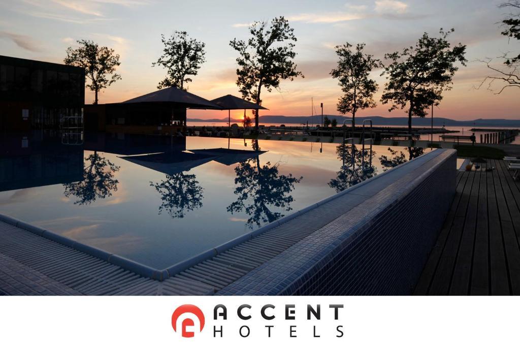 Bl Bavaria Yachtclub & Apartments Balatonlelle Luaran gambar