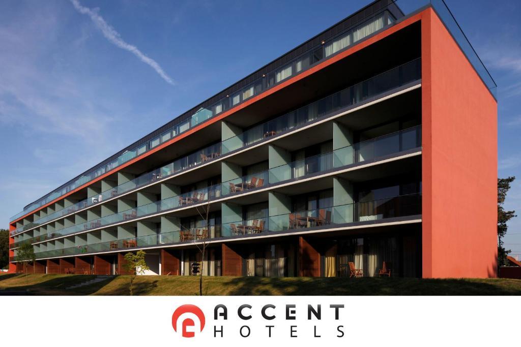 Bl Bavaria Yachtclub & Apartments Balatonlelle Bilik gambar