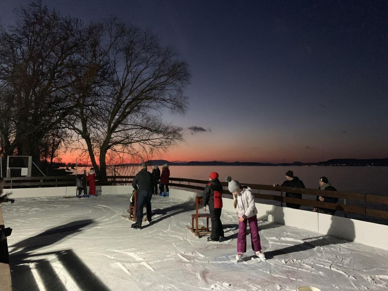 Bl Bavaria Yachtclub & Apartments Balatonlelle Luaran gambar