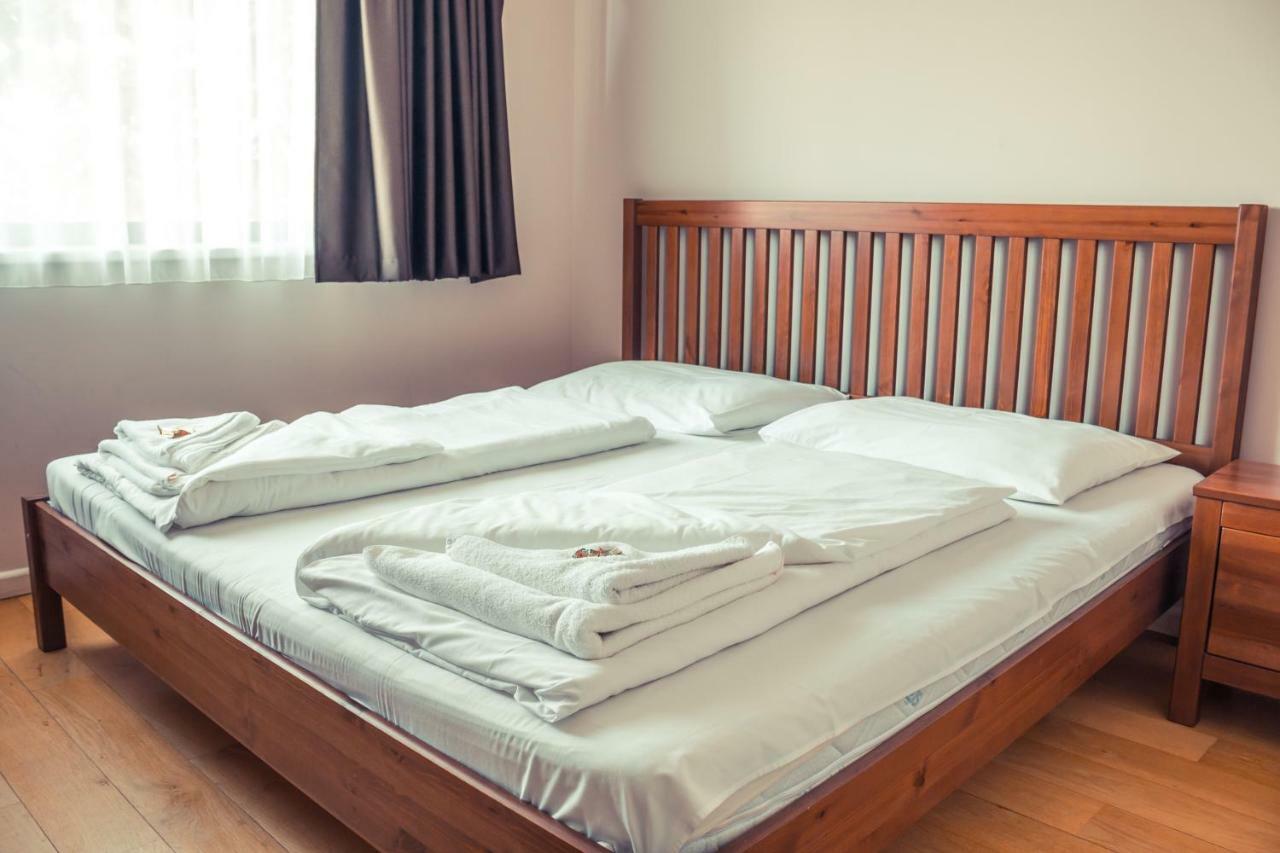 Bl Bavaria Yachtclub & Apartments Balatonlelle Luaran gambar