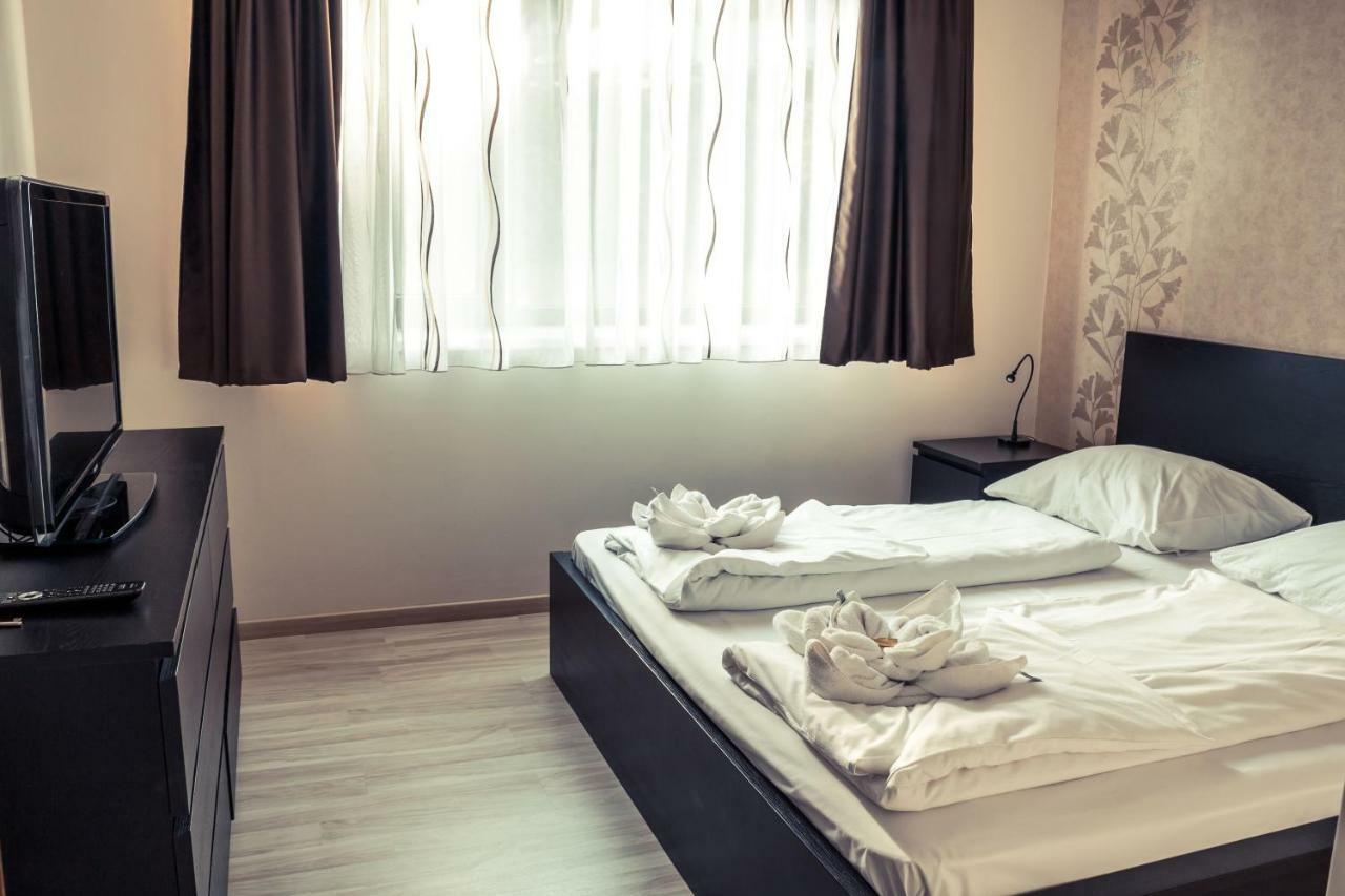 Bl Bavaria Yachtclub & Apartments Balatonlelle Luaran gambar